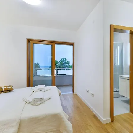 New With Pool And Roof Terrace Villa