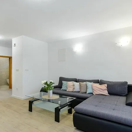 New With Pool And Roof Terrace * Zaton (Zadar)