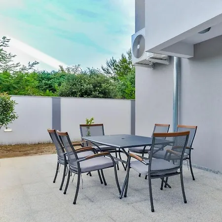 Villa New With Pool And Roof Terrace Zaton (Zadar)